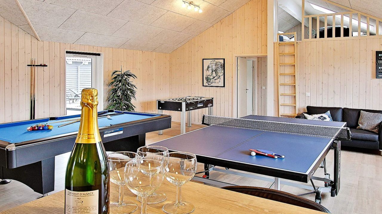 Indoor Indoor